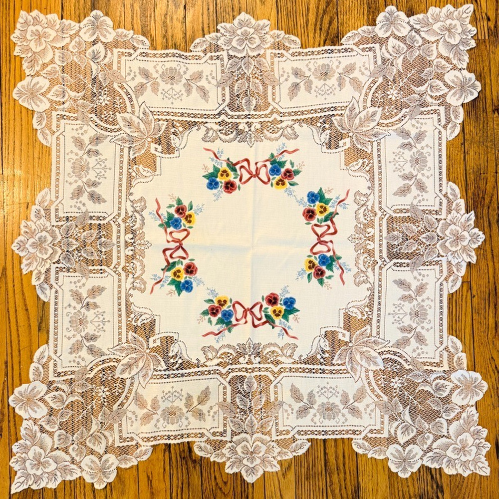 Vintage Lace Doily Card Table Cover 35" Floral Pansy Netting Granny Core READ